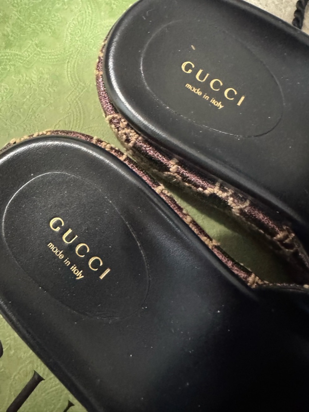 Gucci 💯% Authentic chunky GG Canvas Slide Mules with Black Footbed - Size 37 1/2 - Picture 5 of 11